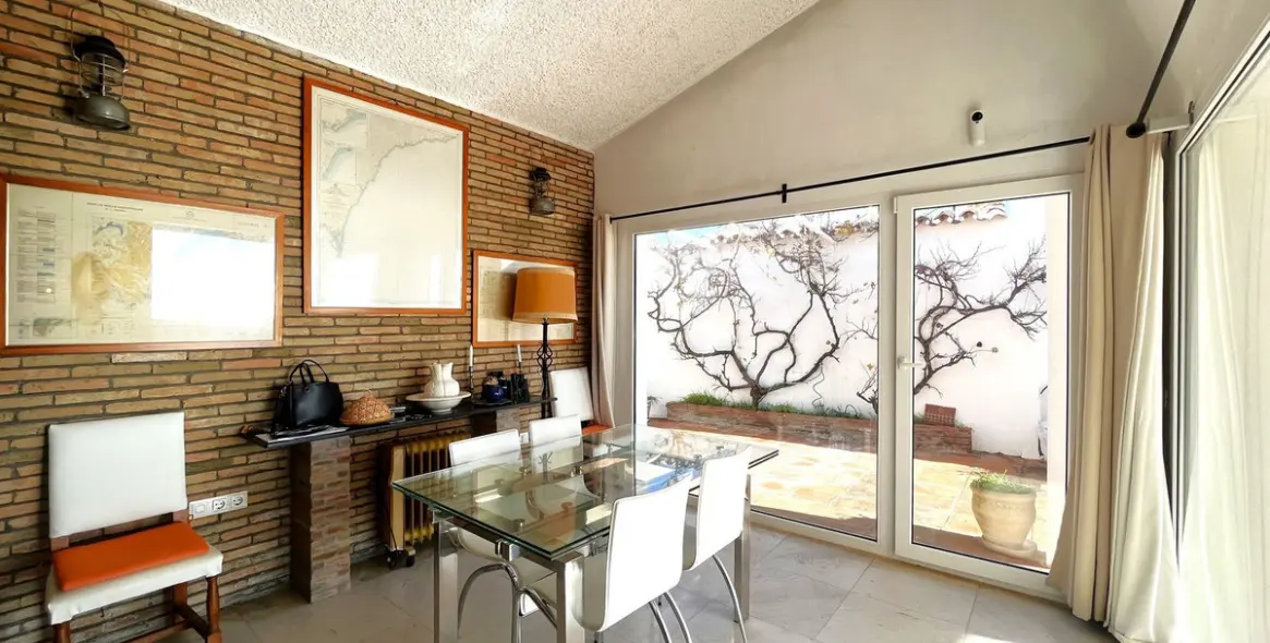 Продажа  отдельно стоящей виллы в Estepona 17