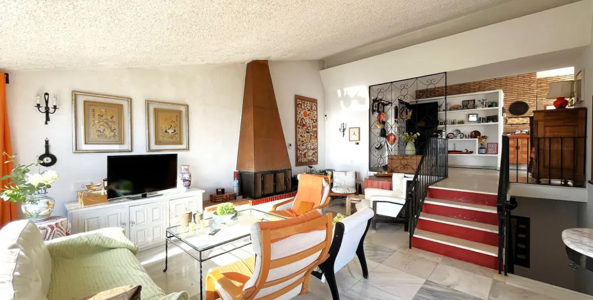 Продажа  отдельно стоящей виллы в Estepona 21