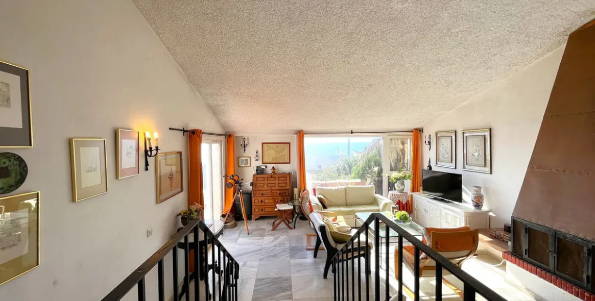 Продажа  отдельно стоящей виллы в Estepona 23