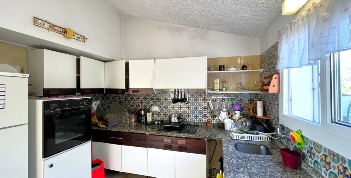 Продажа  отдельно стоящей виллы в Estepona 25