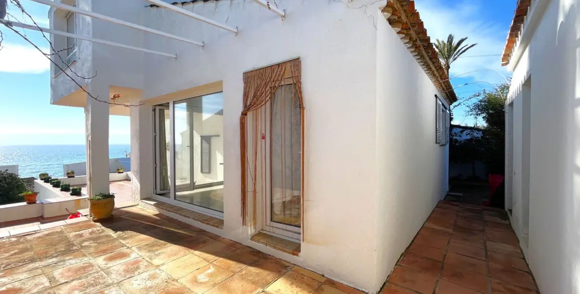 Продажа  отдельно стоящей виллы в Estepona 26