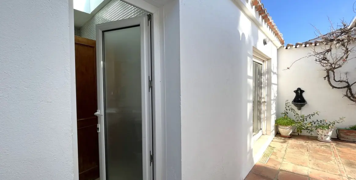 Продажа  отдельно стоящей виллы в Estepona 29