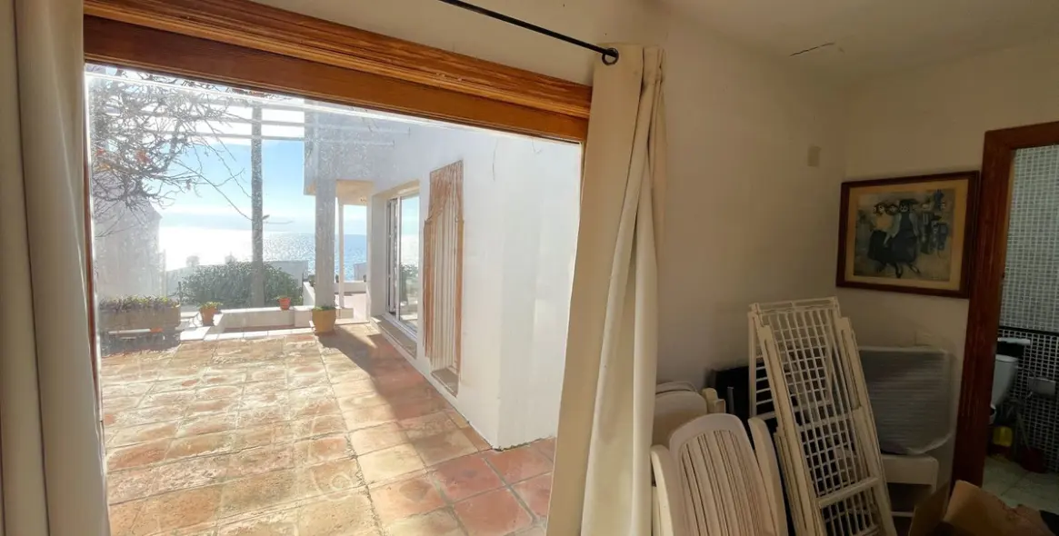 Продажа  отдельно стоящей виллы в Estepona 32