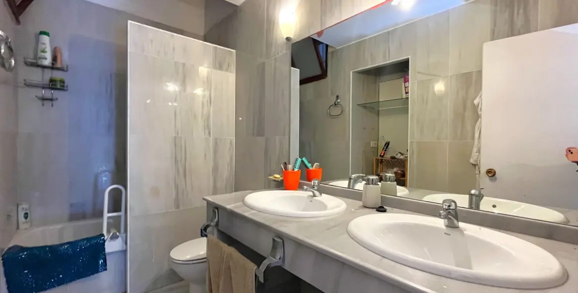 Продажа  отдельно стоящей виллы в Estepona 42