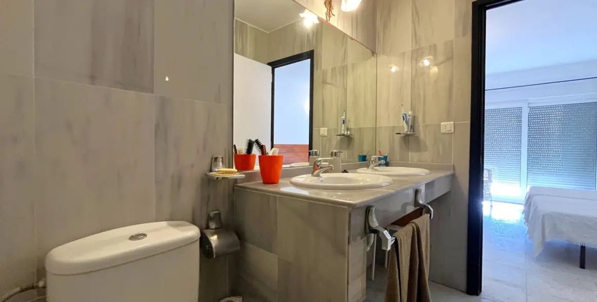 Продажа  отдельно стоящей виллы в Estepona 43