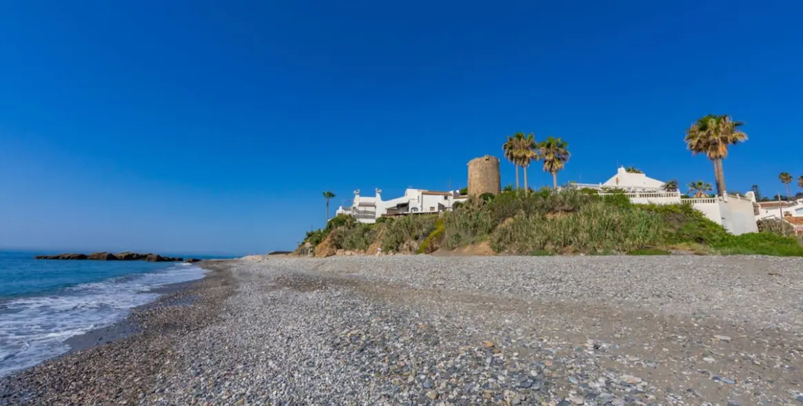 Продажа  отдельно стоящей виллы в Estepona 70