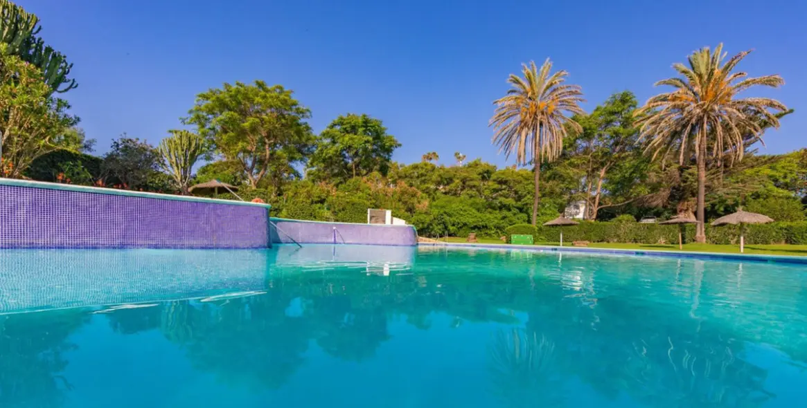 Продажа  отдельно стоящей виллы в Estepona 73