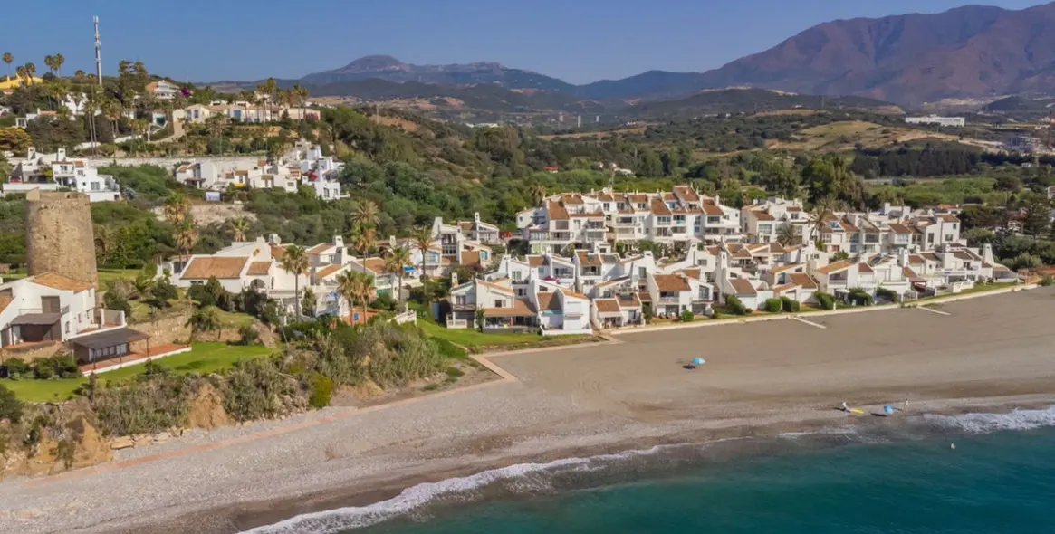 Продажа  отдельно стоящей виллы в Estepona 76