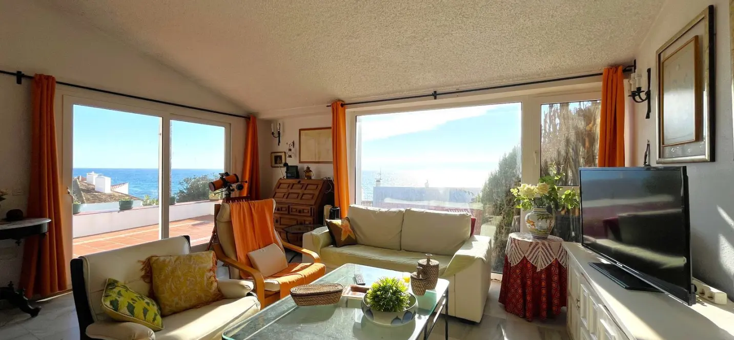 Sale of detached villa in Estepona 4