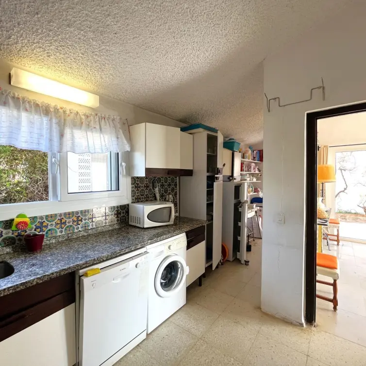 Sale of detached villa in Estepona