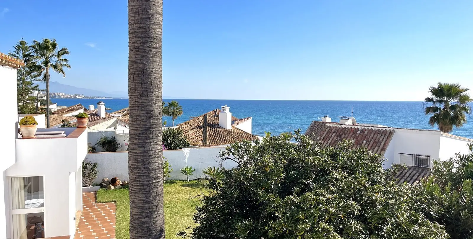 Продажа  отдельно стоящей виллы в Estepona 27
