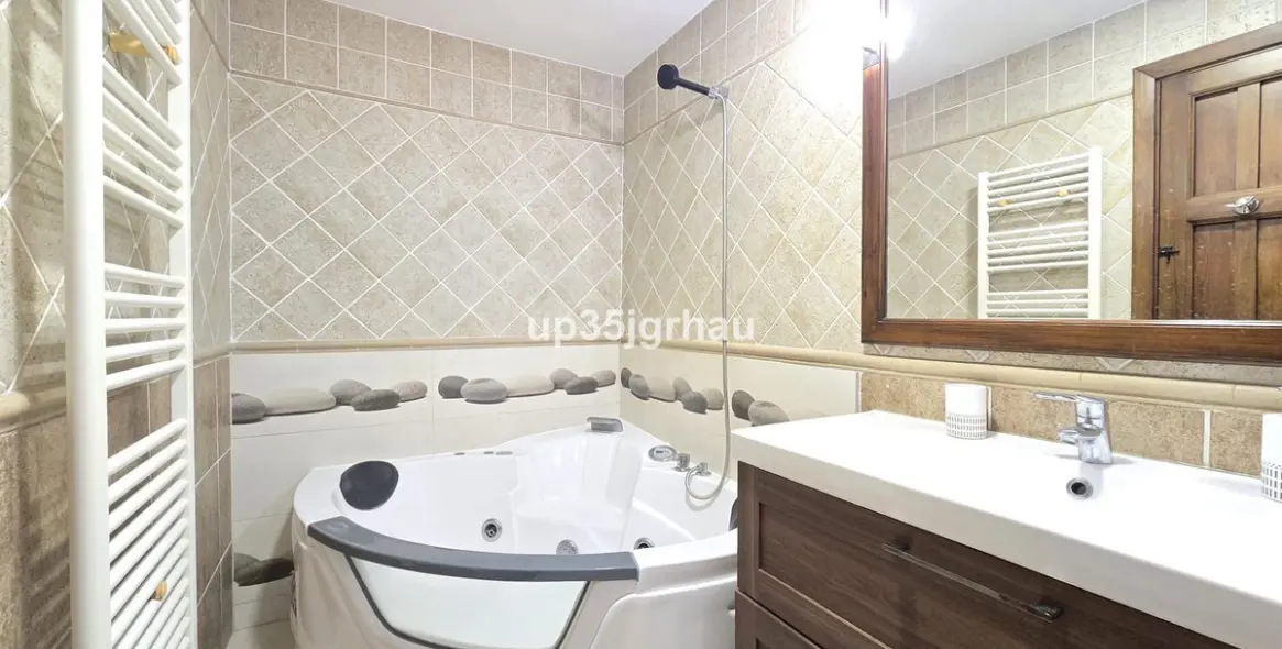 Sale of townhouse in Estepona 4