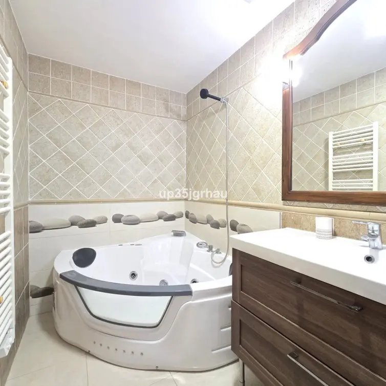Sale of townhouse in Estepona