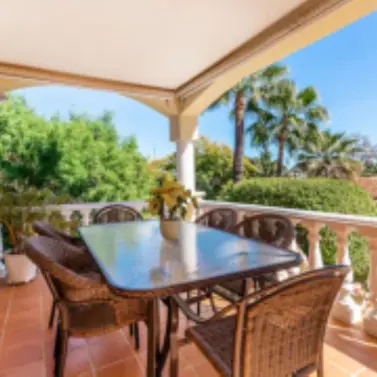 Venta de villa independiente en Nueva Andalucía