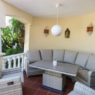 Venta de villa independiente en Nueva Andalucía