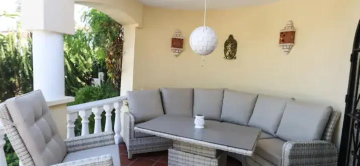 Venta de villa independiente en Nueva Andalucía 3