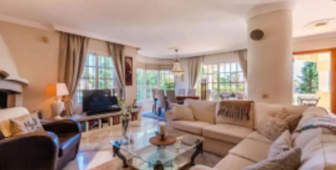 Продажа  отдельно стоящей виллы в Nueva Andalucía 7