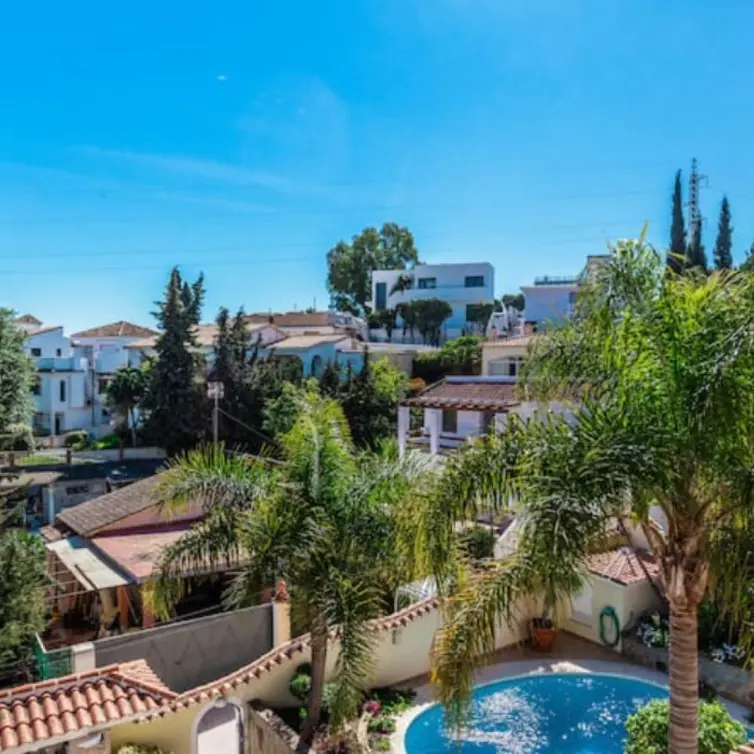 Sale of detached villa in Nueva Andalucía
