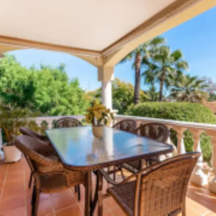 Sale of detached villa in Nueva Andalucía