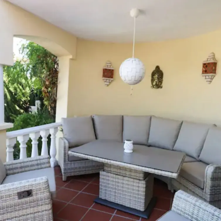 Sale of detached villa in Nueva Andalucía