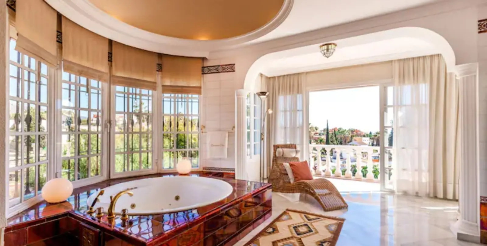 Sale of detached villa in Nueva Andalucía 9