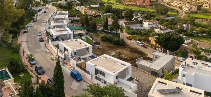 Продажа  отдельно стоящей виллы в Valle Romano 0