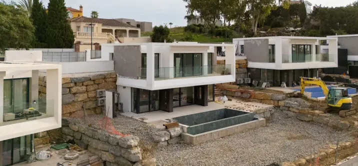 Продажа  отдельно стоящей виллы в Valle Romano 4