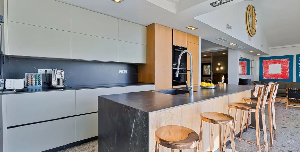 Sale of detached villa in Benalmadena 1