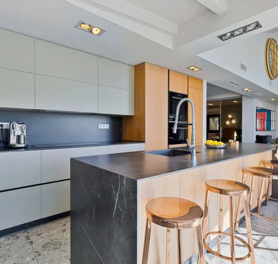 Sale of detached villa in Benalmadena