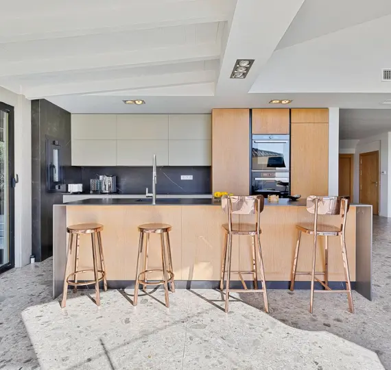 Sale of detached villa in Benalmadena