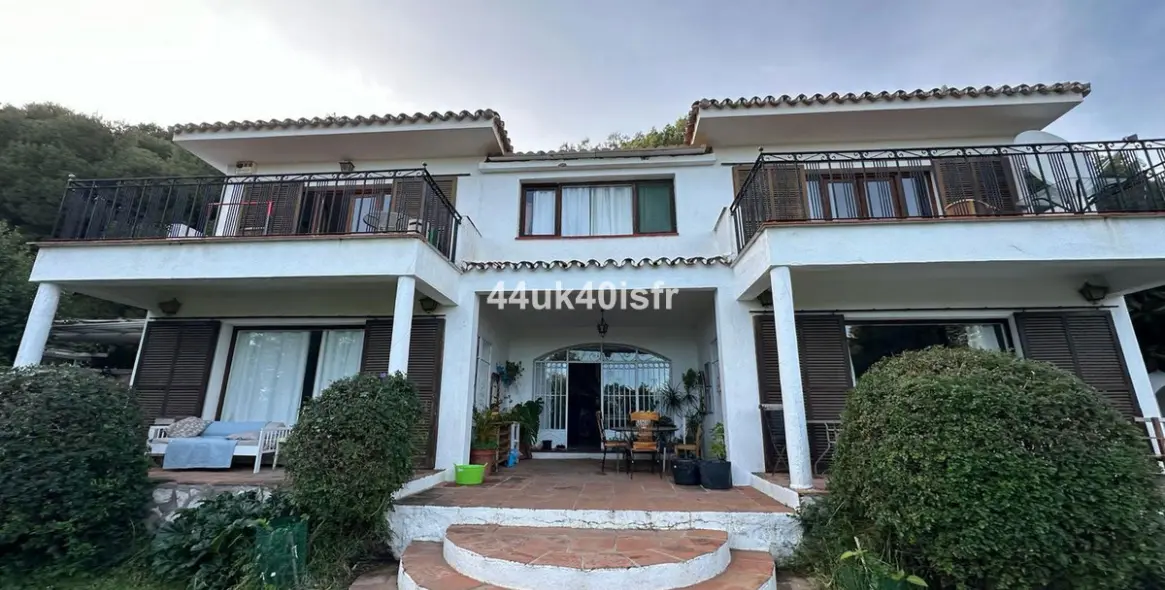 Продажа  отдельно стоящей виллы в Mijas 13