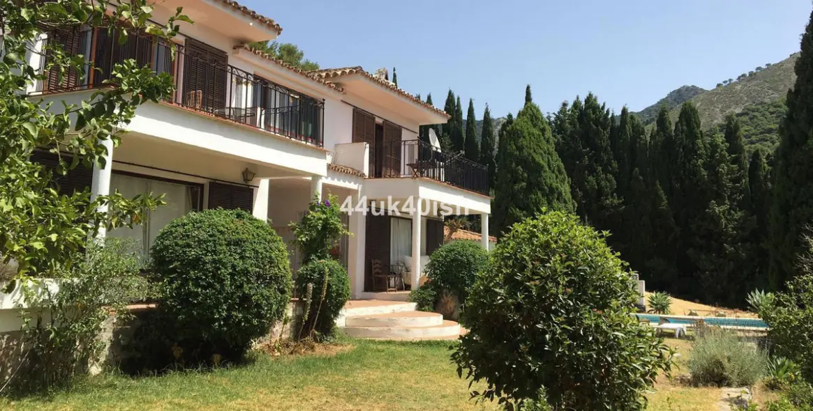 Продажа  отдельно стоящей виллы в Mijas 14