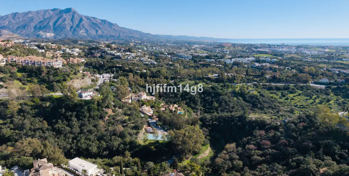 Продажа  отдельно стоящей виллы в Benahavís (район Benahavís) 2