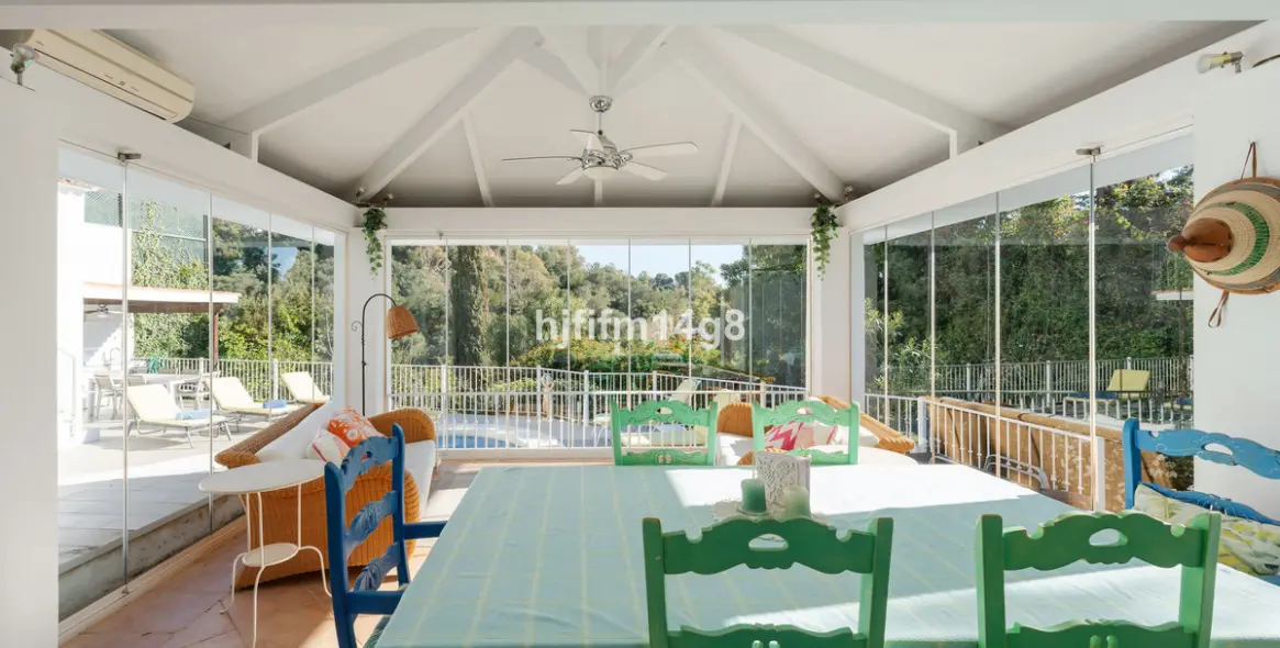 Продажа  отдельно стоящей виллы в Benahavís (район Benahavís) 5