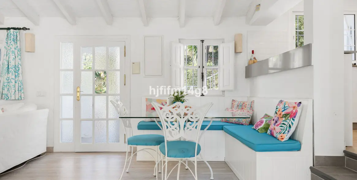 Продажа  отдельно стоящей виллы в Benahavís (район Benahavís) 12