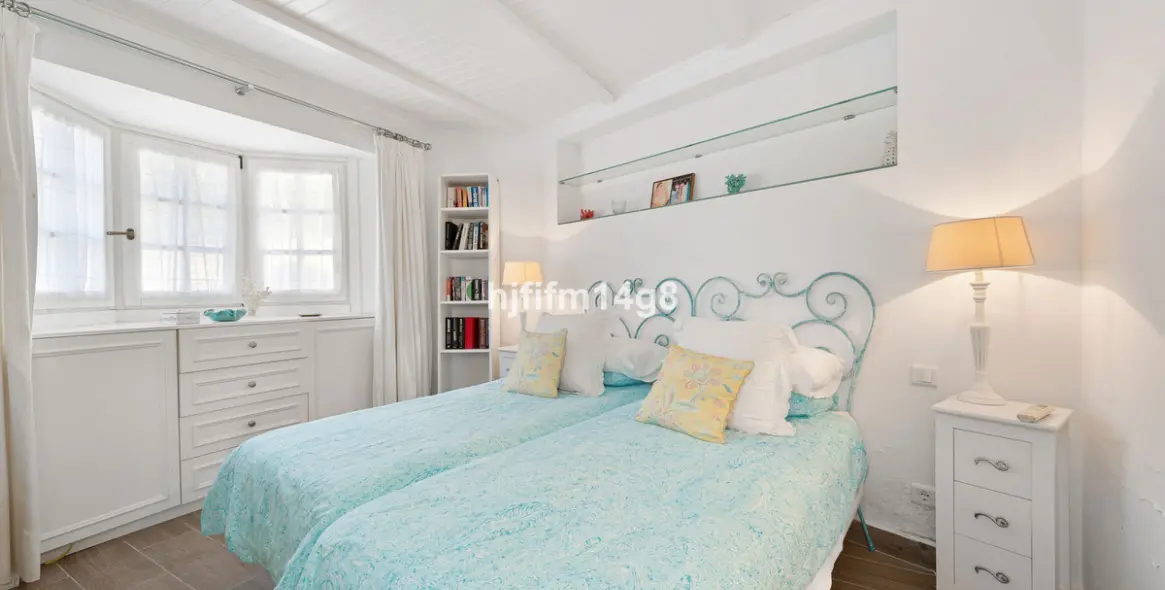 Продажа  отдельно стоящей виллы в Benahavís (район Benahavís) 15