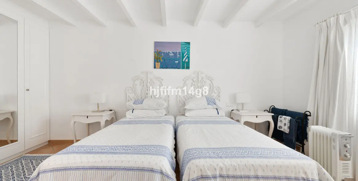 Продажа  отдельно стоящей виллы в Benahavís (район Benahavís) 16