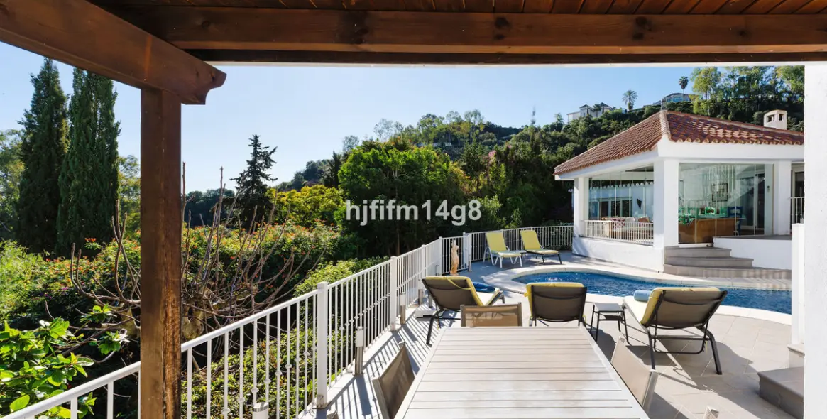 Продажа  отдельно стоящей виллы в Benahavís (район Benahavís) 20