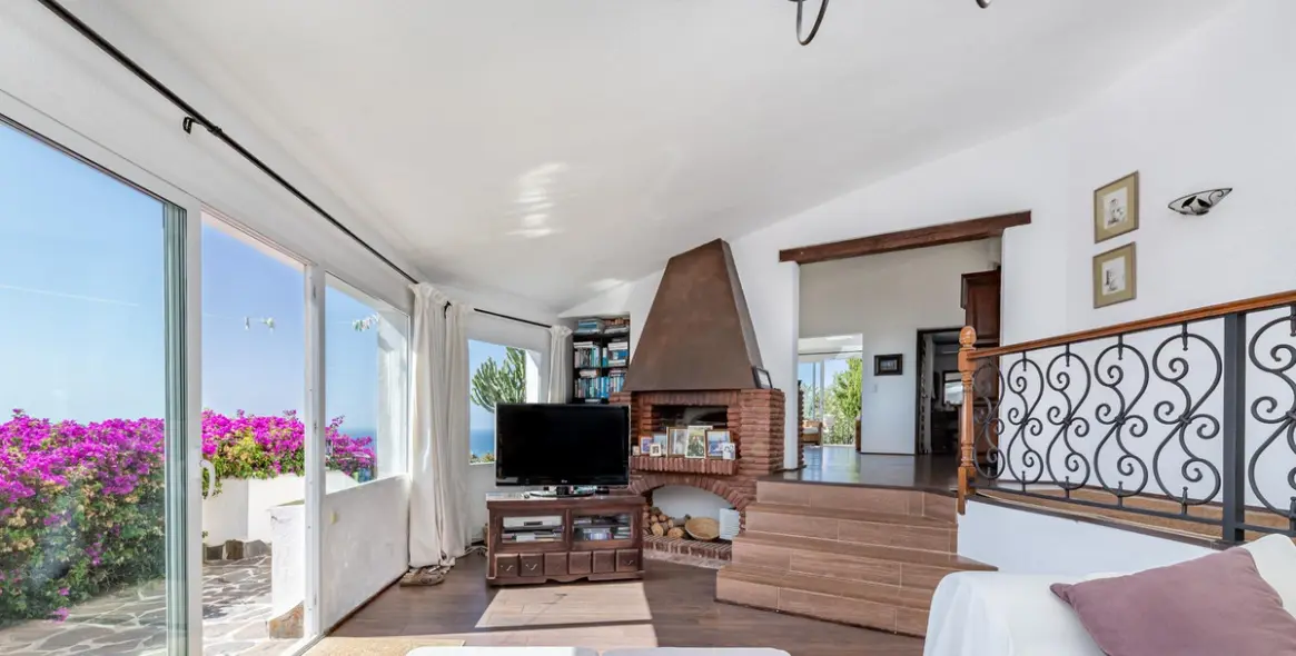 Продажа  отдельно стоящей виллы в Benalmadena 9