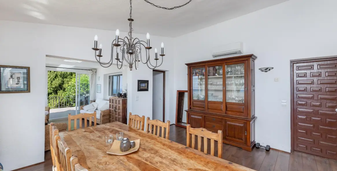 Продажа  отдельно стоящей виллы в Benalmadena 16