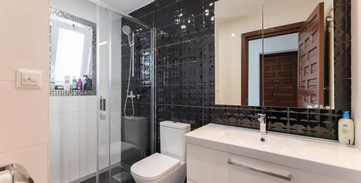 Sale of detached villa in Benalmadena 29