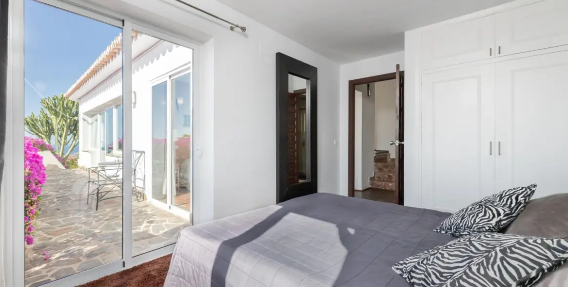 Sale of detached villa in Benalmadena 34