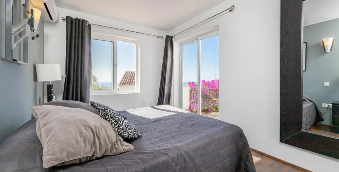 Sale of detached villa in Benalmadena 35