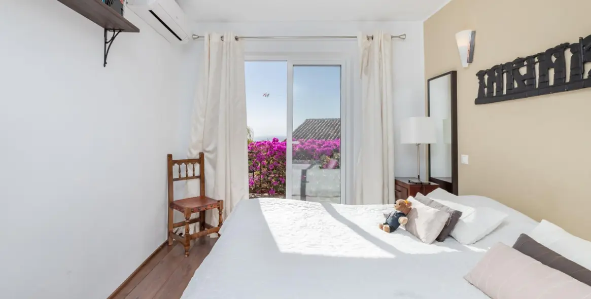 Sale of detached villa in Benalmadena 43