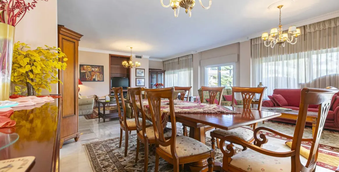 Sale of middle floor apartment in Nueva Andalucía 4