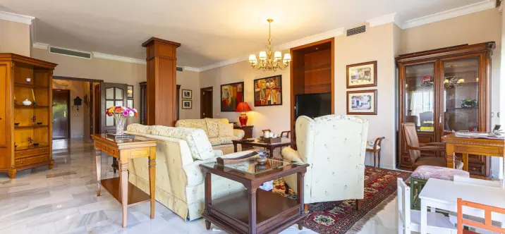 Short-term rent of middle floor apartment in Nueva Andalucía 4