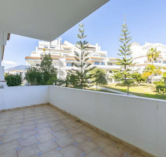 Short-term rent of middle floor apartment in Nueva Andalucía