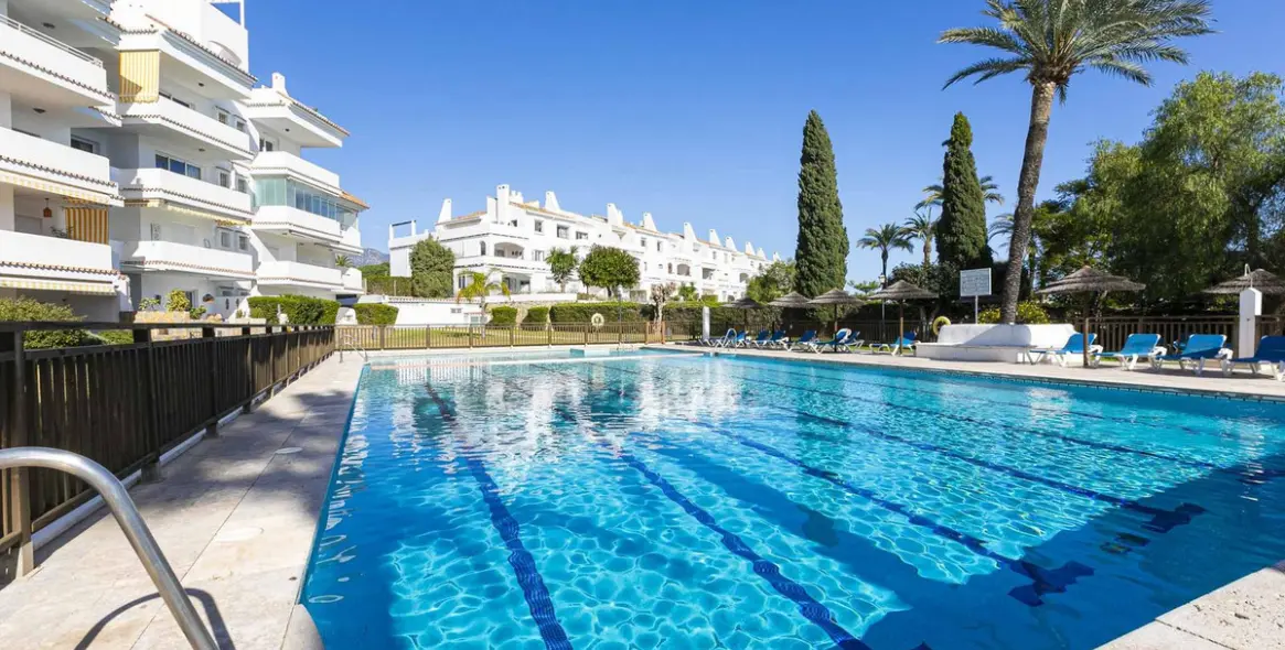 Краткосрочная аренда апартаментов на среднем этаже в Nueva Andalucía 26