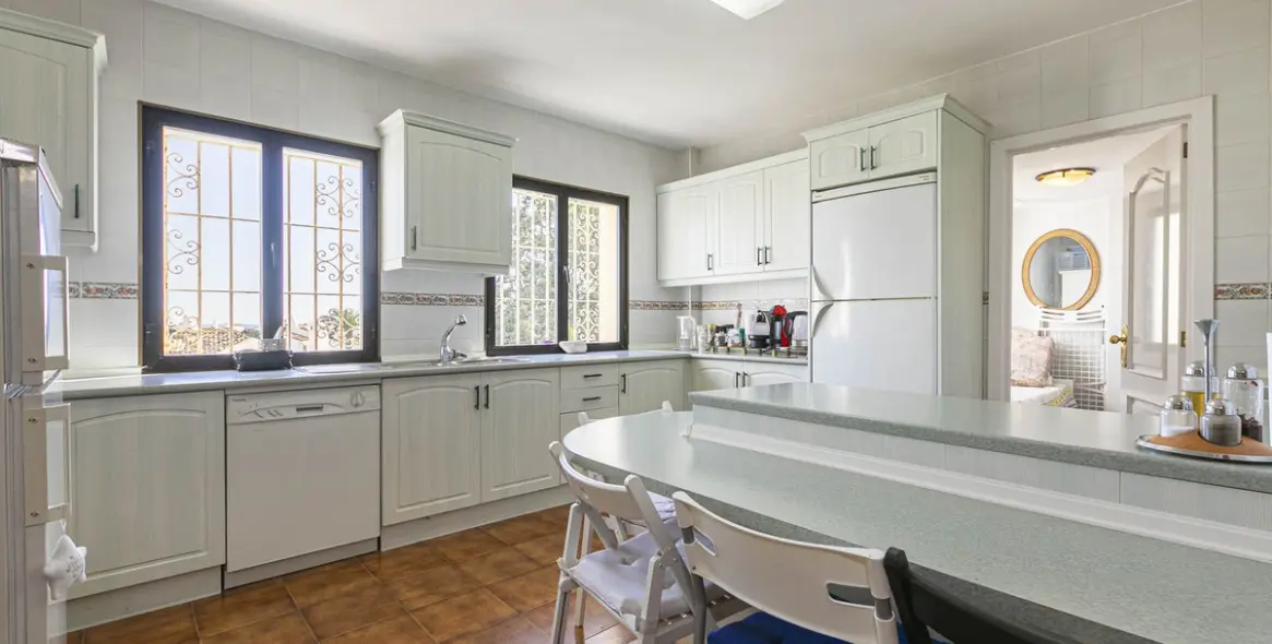 Краткосрочная аренда апартаментов на среднем этаже в Nueva Andalucía 32