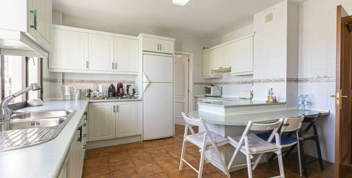 Краткосрочная аренда апартаментов на среднем этаже в Nueva Andalucía 33